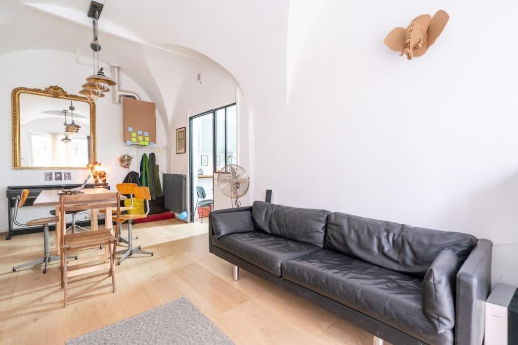 Grand Duplex Montmartre Apartment Paris Bagian luar foto