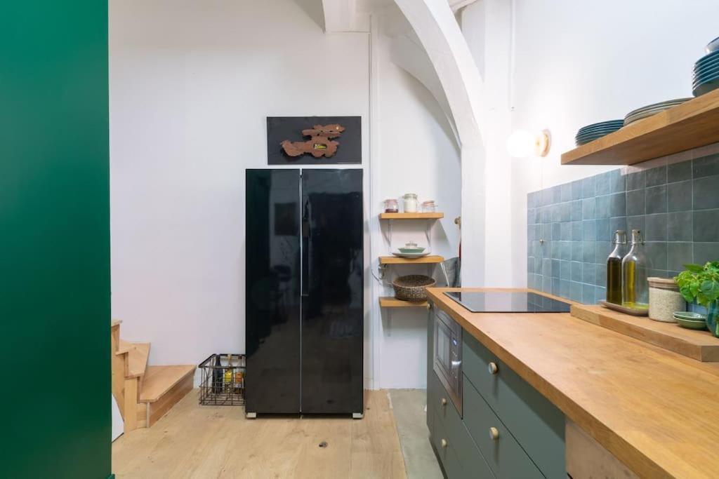 Grand Duplex Montmartre Apartment Paris Bagian luar foto